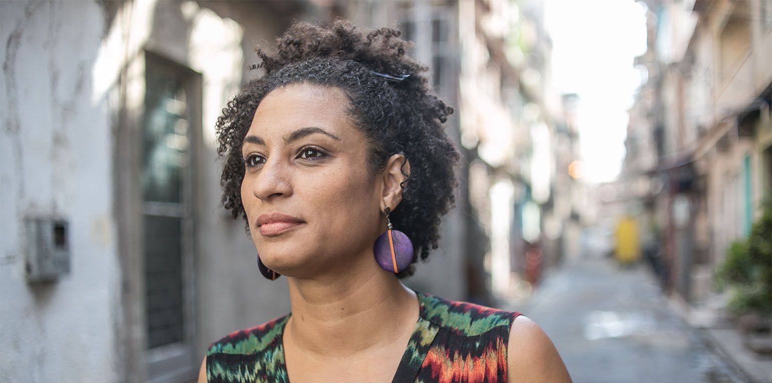 Die schwarze, bisexuelle Feministin Franco galt als Stimme einer neuen Generation schwarzer Frauen in der Politik. Am 14. März 2018 sind Franco und ihr Fahrer Anderson Gomes in Rio de Janeiro in ihrem Auto buchstäblich hingerichtet worden.