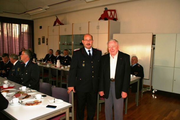 Kreisbrandmeister Frank Regelin mit Stadtrat a.D. Heinz Schirmer