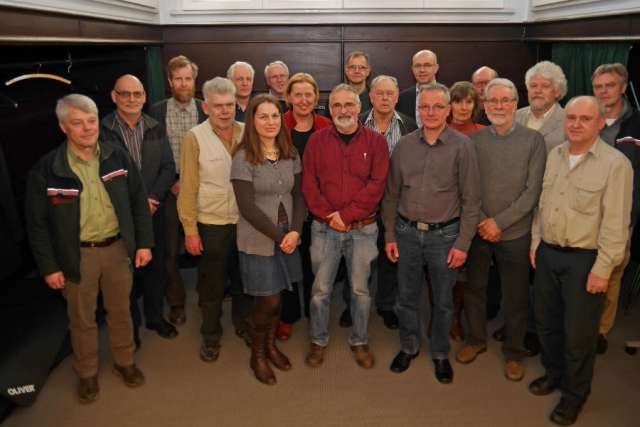 Foto: Landkreis Göttingen Ansprechpartner für Naturschutz im neuen Landkreis Göttingen: Erste Kreisrätin Christel Wemheuer (Mitte, rote Jacke) mit Verantwortlichen der Kreisverwaltung und ehrenamtlichen Beauftragten. Ansprechpartner für Naturschutz im neuen Landkreis Göttingen: Erste Kreisrätin Christel Wemheuer (Mitte, rote Jacke) mit Verantwortlichen der Kreisverwaltung und ehrenamtlichen Beauftragten.