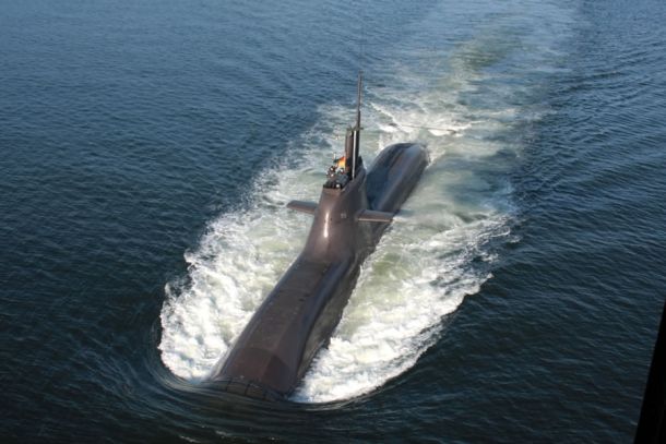 U-32 mit CSU 90 ein von Atlas Elektronik entwickelter Verbund von Sonarsystemen
