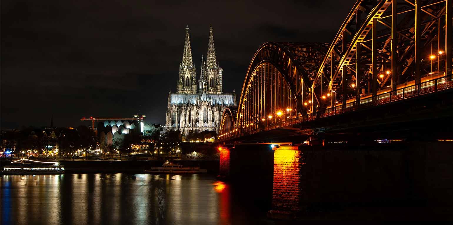 Die Lichtverschmutzung, die weltweit - auch in Köln - jährlich um sechs Prozent zunehme, ist eine Hauptursache für das Insektensterben mit seinen dramatischen Folgen für die Ökosysteme.