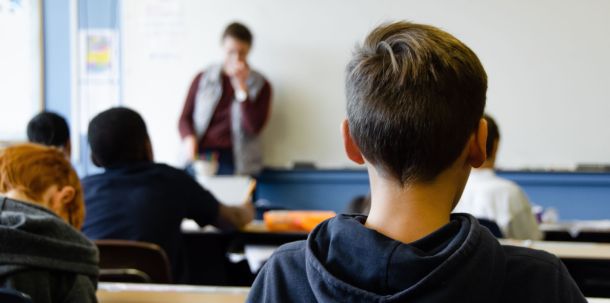 Es gibt an den allgemeinbildenden Schulen bundesweit etwa 10,91 Millionen Schülerinnen und Schüler. Dazu rund 780 000 Lehrerinnen und Lehrer.