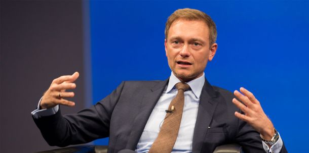 Einer möglichen Ampelkoalition aus Grünen, SPD und FDP steht Lindner skeptisch gegenüber.