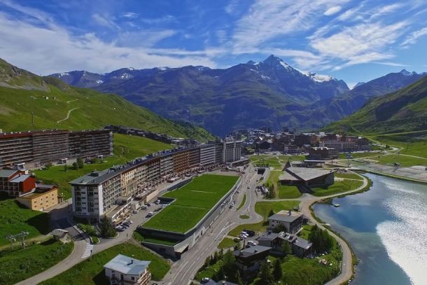 Metropolis im Gebirge: Lac de Tignes.