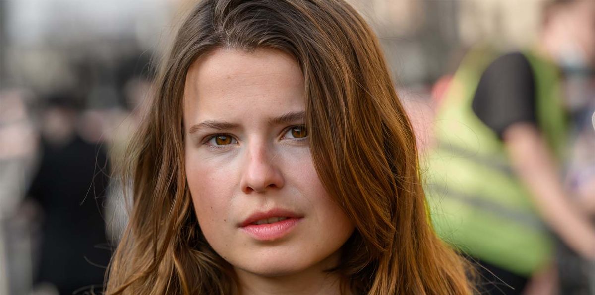 "Wenn die Koalitionsspitzen drei Wochen nach dem Start die Zusage, 100 Milliarden Euro zusätzlich in den Klimaschutz zu investieren, untergraben, wird von ihrer verbliebenen Glaubwürdigkeit wenig übrig bleiben", sagte Neubauer.