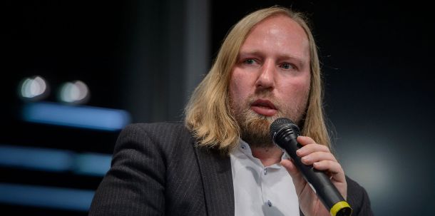 "Bei einem positiven Testergebnis müssen die Betroffenen schnellstmöglich informiert werden und nicht zwei Wochen warten - andernfalls wird die Gesundheit vieler Menschen aufs Spiel gesetzt."