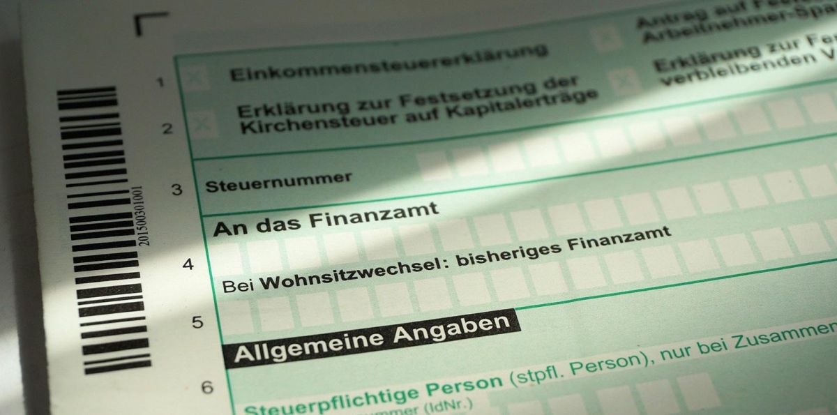 Das große Problem ist nach den Worten von Weiß, dass der Rentenversicherung Aufgaben aufgebürdet werden sollen, "die eigentlich eher Aufgaben der Finanzämter sind.