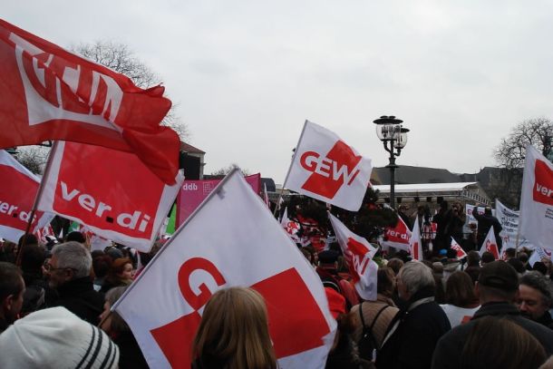 Immer weniger Arbeitnehmer werden Mitglied von Gewerkschaften.