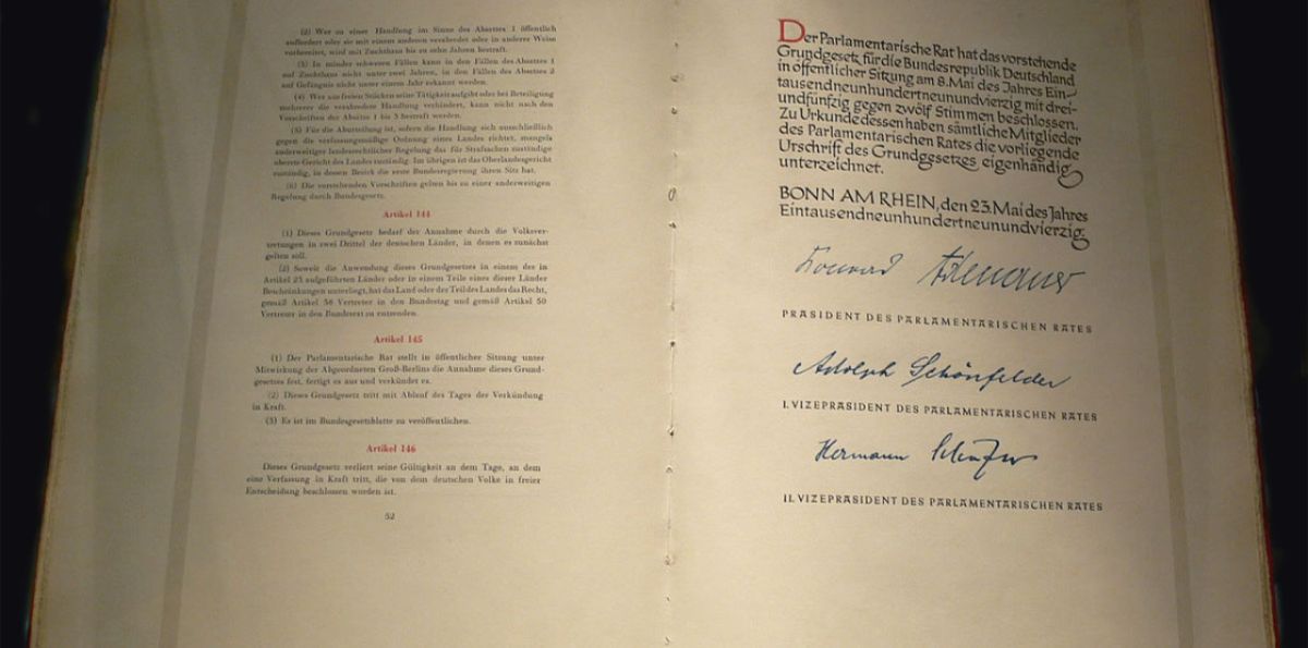 Grundgesetzes von 1949, wie es jedes Mitglied des Parlamentarischen Rates erhielt