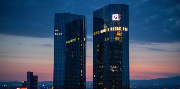 Deshalb sollten die Investoren hellhörig werden, wenn die Deutsche Bank ankündigt, ihre Kapitalplanung zumindest temporär außer Acht zu lassen.