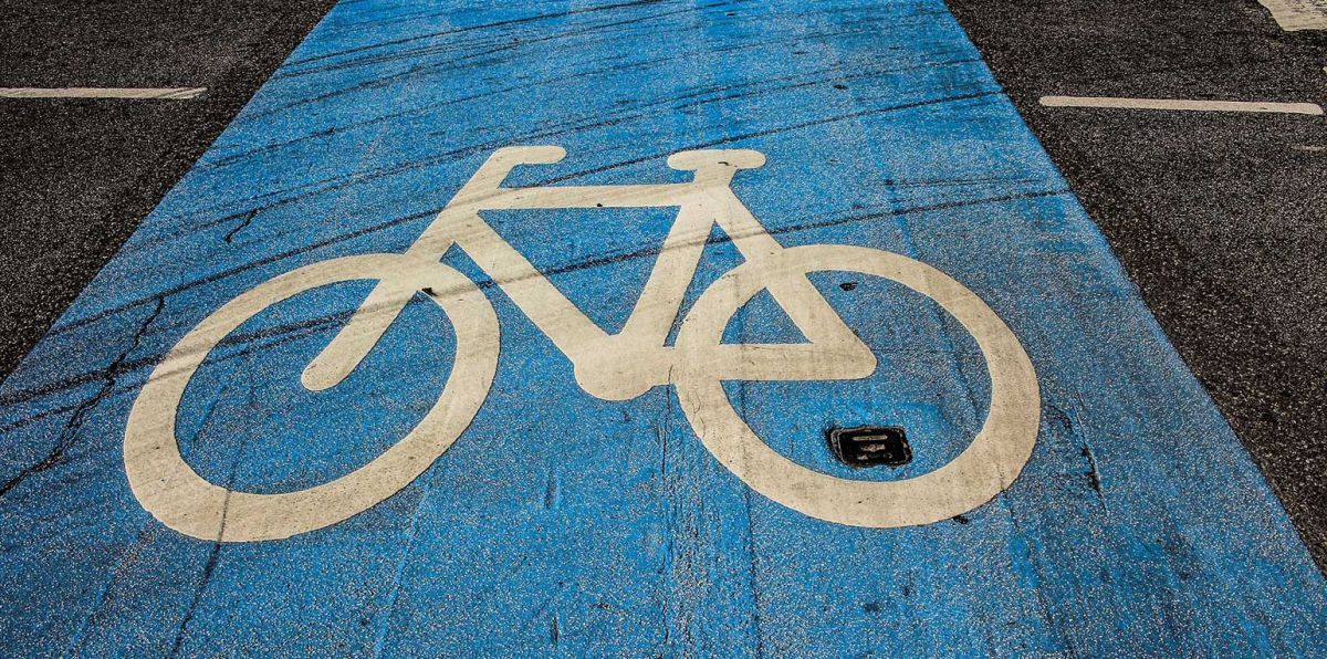 Das im neuen Fahrrad- und Nahmobilitätsgesetz formulierte Ziel, in NRW den Radanteil im Verkehr von elf auf 25 Prozent zu erhöhen, sei "ausgesprochen ehrgeizig" und werde den Städten "viel abverlangen".