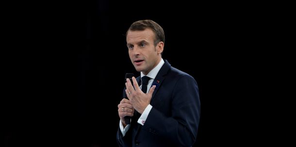 Der französische Präsident möchte den Ukraine-Konflikt am Verhandlungstisch lösen. Damit will er Europa stärken und im Wahlkampf punkten.