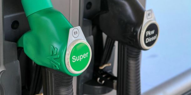 Man habe Lindner gewarnt, "dass eine Preissubvention für Benzin zu einem relevanten Anteil bei den Mineralölkonzernen landen kann", sagte Fraktionschefin Katharina Dröge