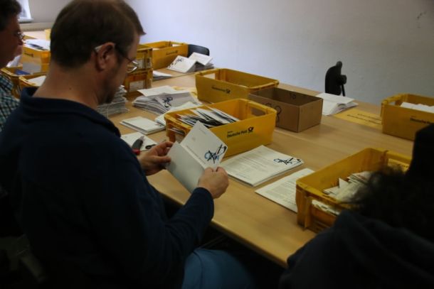 Auszählung der Vollmachten - hier entsteht die größte Bürgerklage Deutschlands