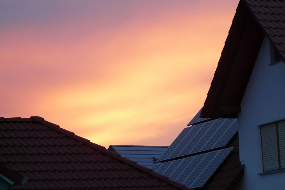 Photovoltaik-Anlagen sind bei Privathaushalten und Betrieben beliebt.