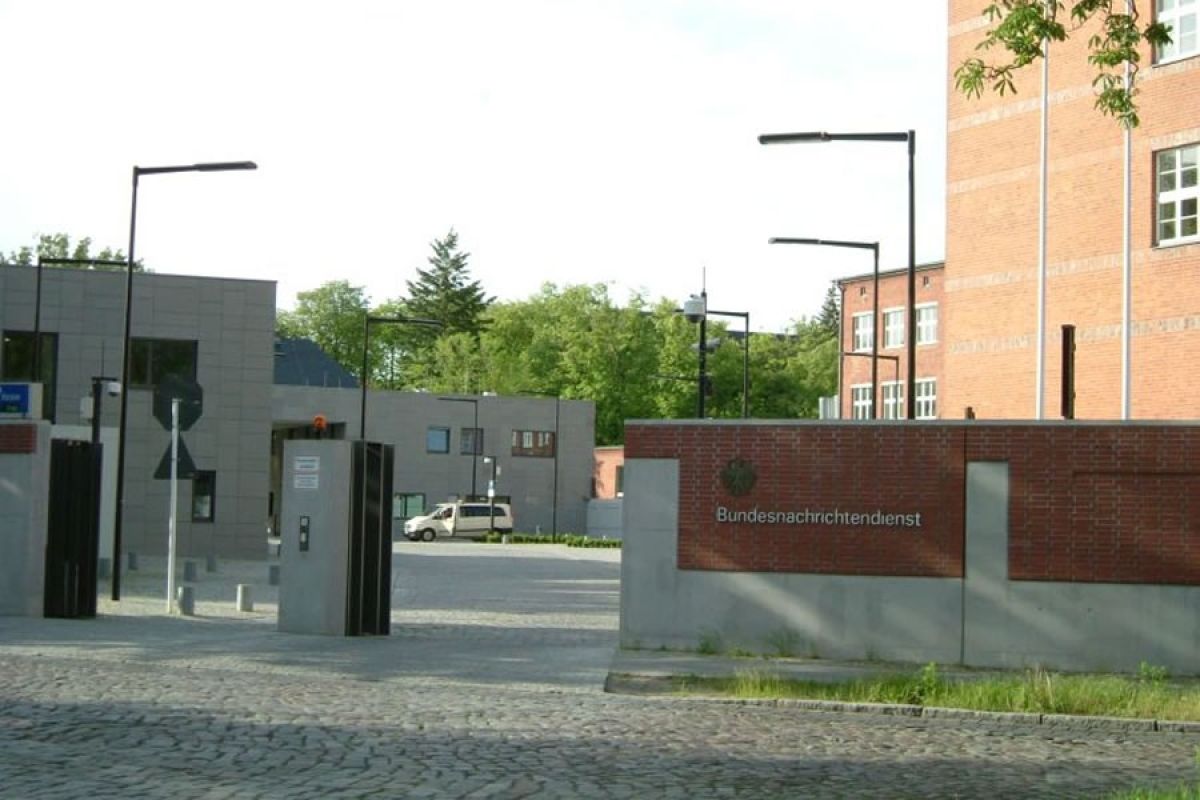 Eingang des BND-Geländes in Berlin-Lichterfelde
