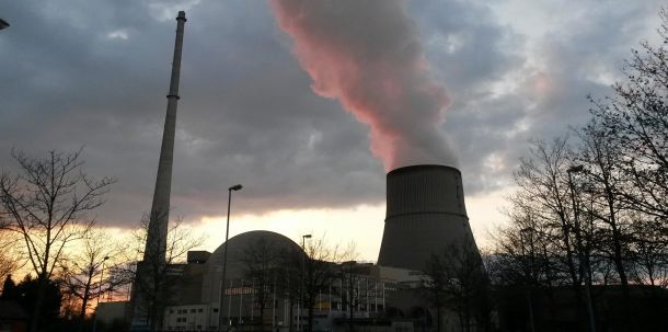 Grünen haben die Abschaltung der Kernkraftwerke Emsland, Grohnde und Gundremmingen bis zum Ende der Corona-Krise gefordert.