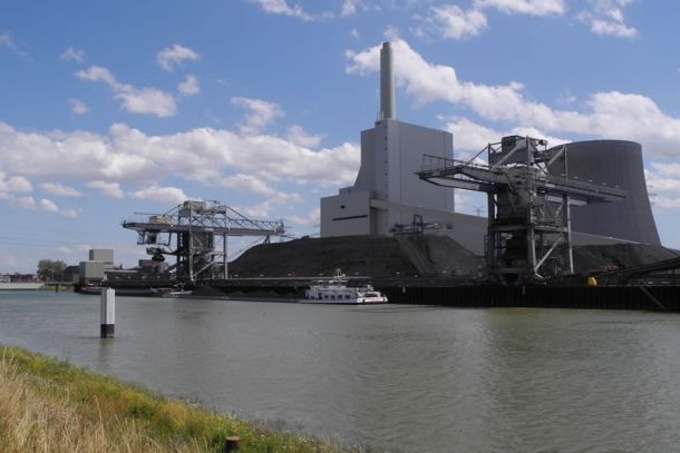 Karlsruhe: Rheinhafen mit Kohlekraftwerk