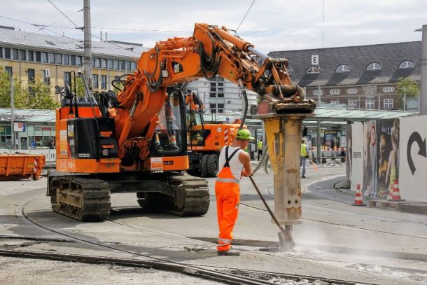 Jahrelang haben Bund und Länder zu wenig Geld in die Infrastruktur gesteckt. Das gefährdet den künftigen Wohlstand.