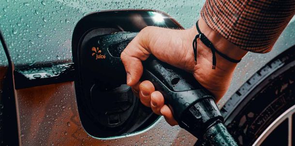 EU-Mitgliedstaaten und EU-Parlament hatten vergangenes Jahr beschlossen, dass ab 2035 keine neuen Diesel und Benziner mehr zugelassen werden dürfen.