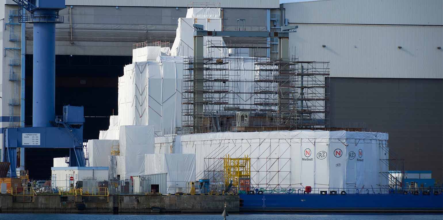 Ursächlich für die Verzögerungen sind laut Ministerium Auswirkungen der Corona-Pandemie, Lieferketten-Probleme nach dem Angriff Russlands auf die Ukraine sowie "die bekannten wirtschaftlichen Herausforderungen bei Unterauftragnehmern".