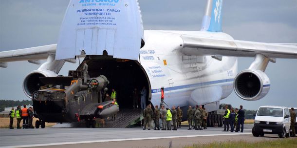 Holzdorf soll der erste von drei Standorten des in Israel entwickelte Raketenabwehrsystems Arrow 3 werden. Zudem will die Bundeswehr dort 47 von 60 neu bestellten schweren Transporthubschraubern stationieren.