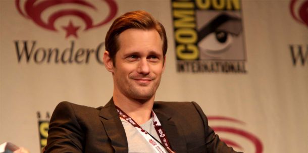 Schwedens fünffachen "Sexiest Man Alive" gab zu, dass die "Unten-ohne"-Szenen für Fans eine Enttäuschung sein dürften: "Haha, genau! Jetzt ist es endlich raus."