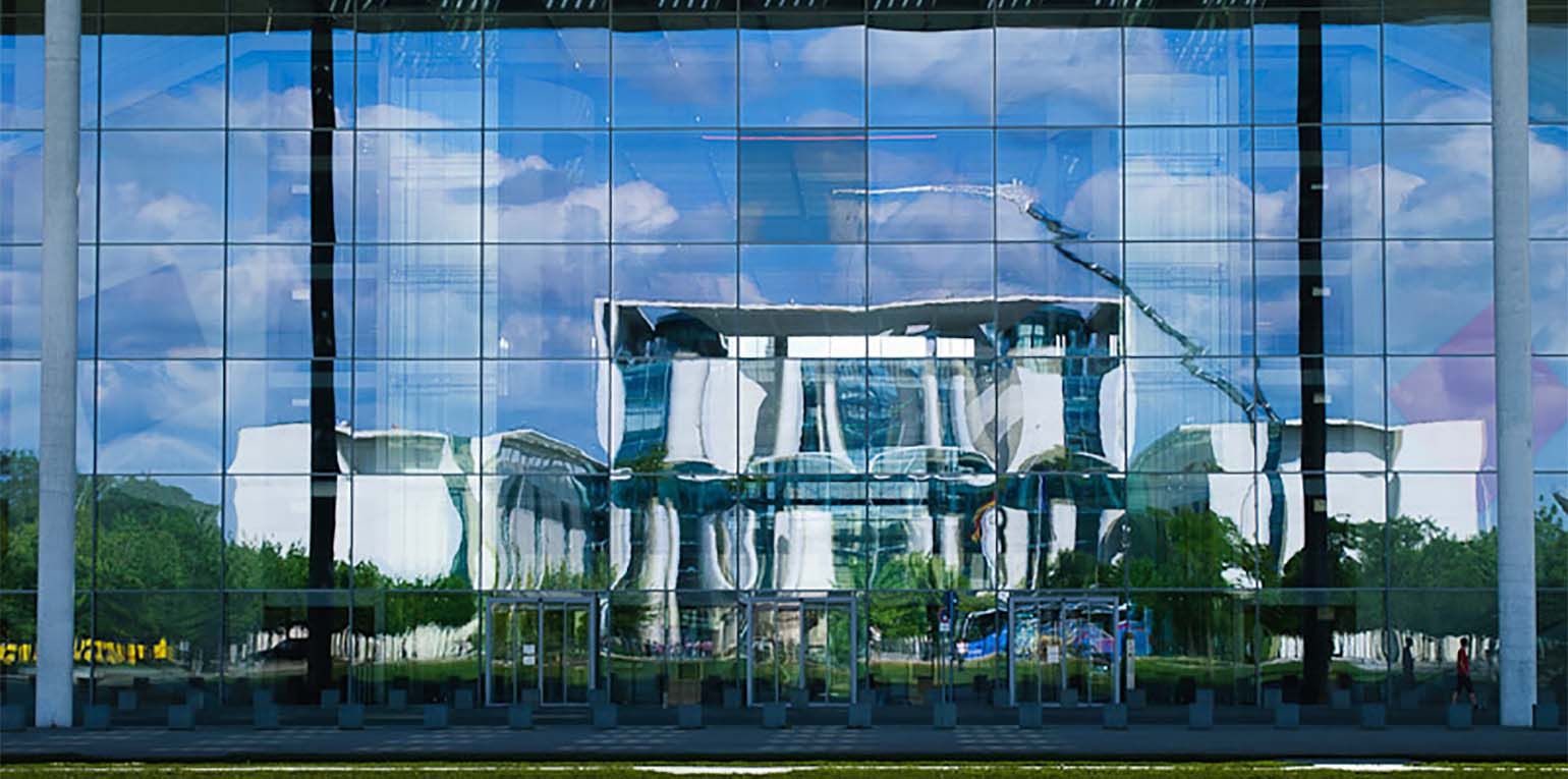 Die fortwährende Unsicherheit über den Weg der Bundesregierung macht Unternehmen das (Über-)Leben schwer. Die Wirtschaftsinstitute stellen der Koalition ein verheerendes Zeugnis aus.