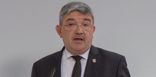 Das Problem geht aber über Caffier hinaus. Sein Unwillen, auf die Frage zu antworten, steht sinnbildlich für die Verwilderung und autoritäre Entwicklung in weiten Teilen des Staatsapparates.