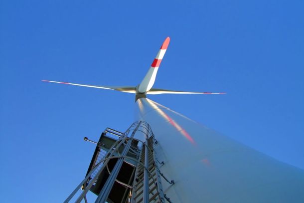 In den vergangenen Jahren wurden die Erneuerbaren Energien kräftig ausgebaut, sodass mehr Strom erzeugt wurde, als das Netz aufnehmen kann.