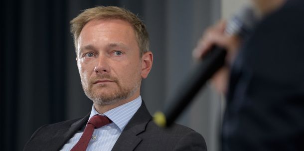 Lindner forderte, dass die Hilfen für die Wirtschaft "schneller und unbürokratischer ankommen".