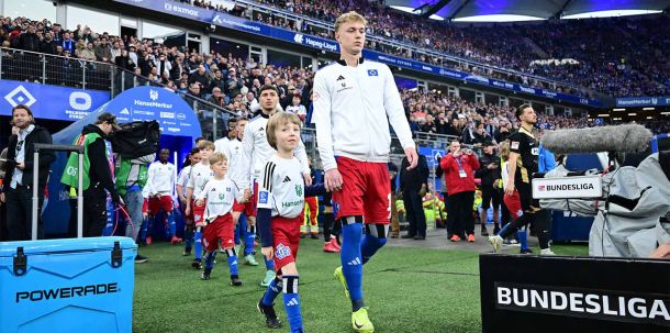In dem Vertrag geht es um die Bundesliga-Saisons 2025/26 bis 2028/29. Für jede Spielzeit will die ARD dem Papier zufolge knapp 102 Millionen Euro zahlen.