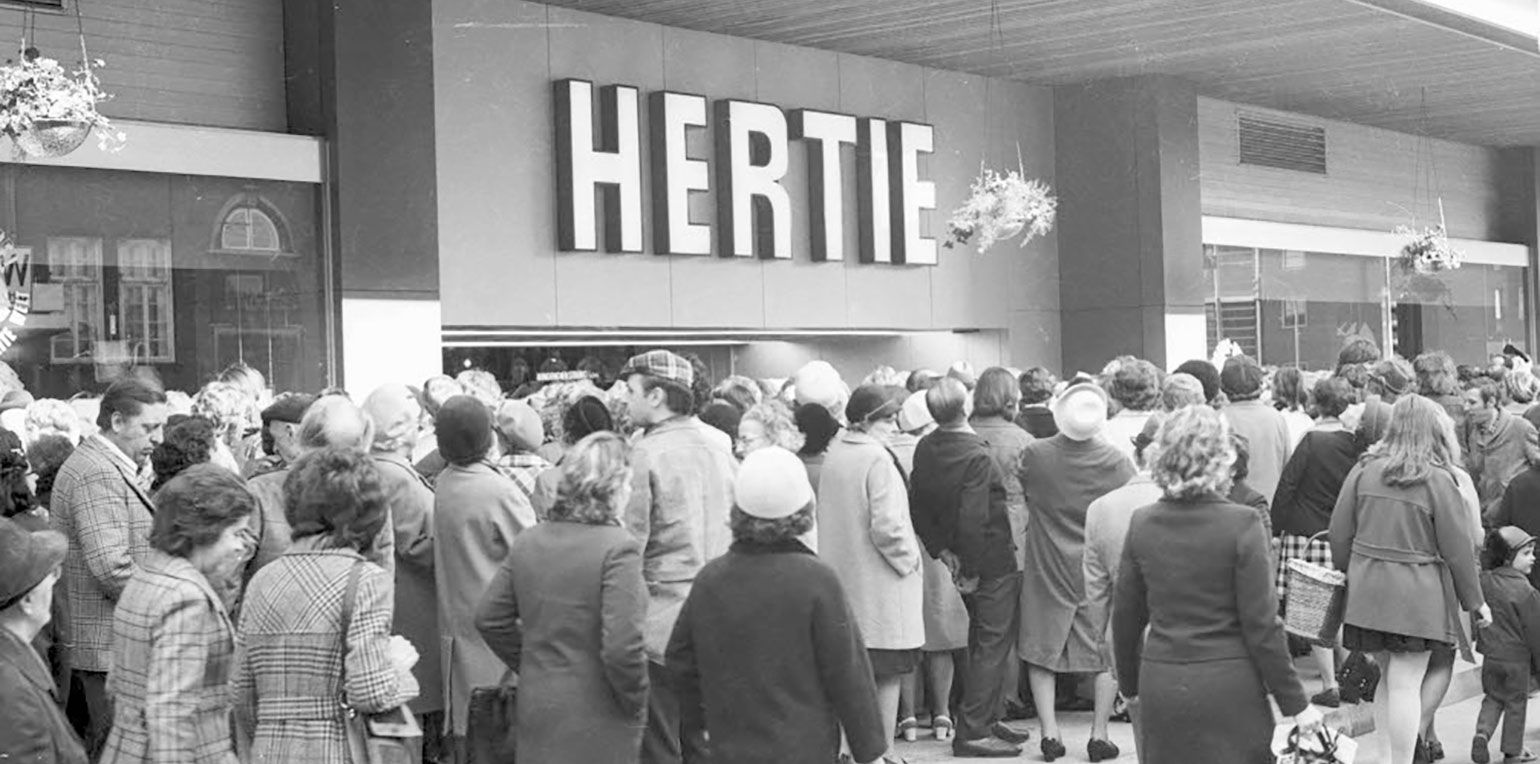 Foto: Magnussen, Friedrich (1914-1987) - Stadtarchiv Kiel / CC BY-SA 3.0 DE (via Wikimedia Commons)