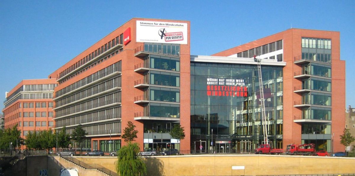 Die Ver.di-Bundesverwaltung am Paula-Thiede-Ufer in Berlin-Mitte