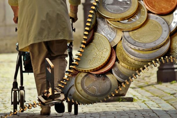 Die Altersstruktur in der Bevölkerung verändert sich in den kommenden Jahrzehnten grundlegend. Das hat Folgen für den Fiskus.