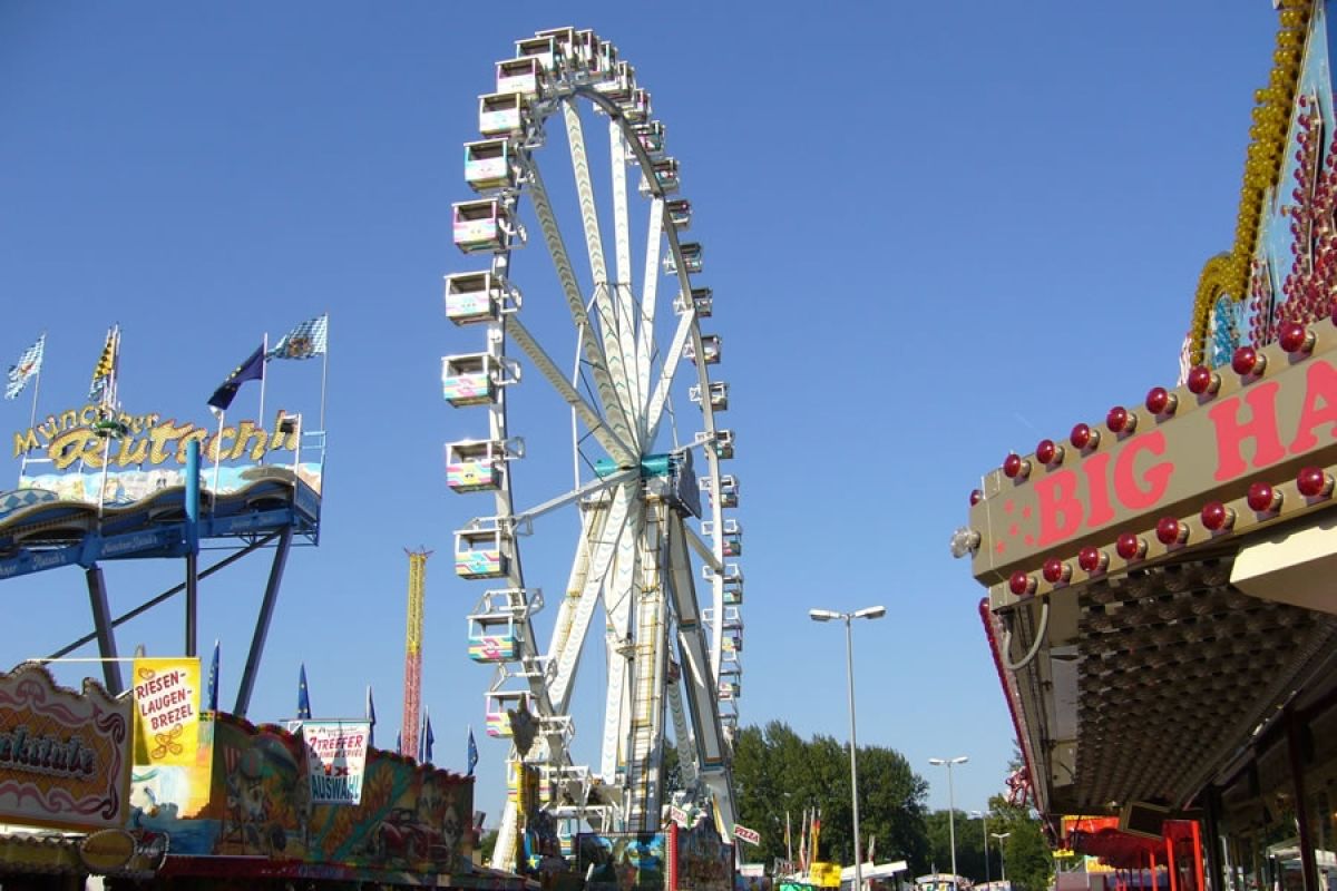 Das größte transportable Riesenrad der Welt auf dem Schützenfest Hannover