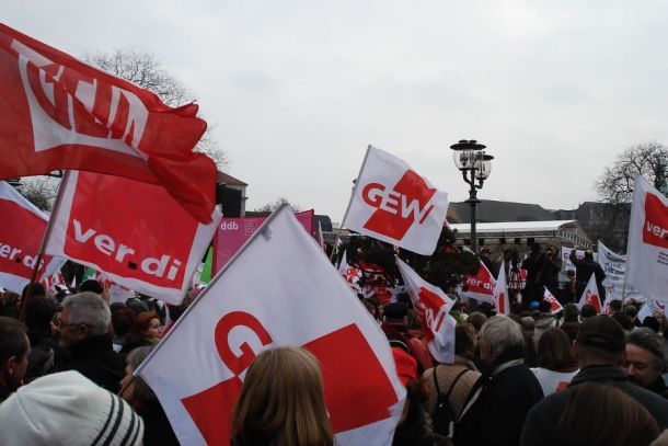 Immer weniger Arbeitnehmer werden Mitglied von Gewerkschaften.