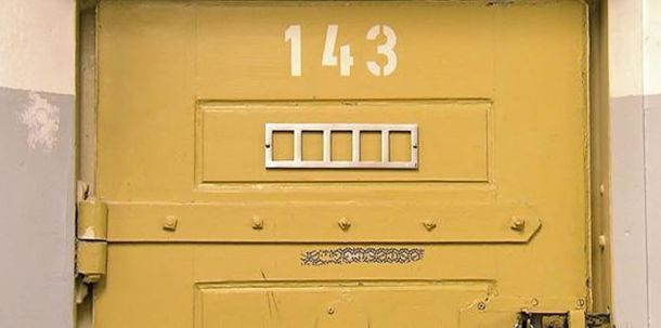 Was geschah in Zelle 143?